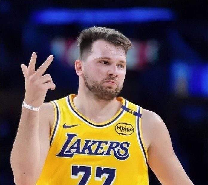 球盟会官方- 霍华德加盟菲尼克斯太阳队 